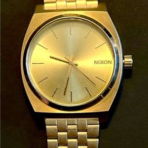 Nixon ”Time Teller” watch